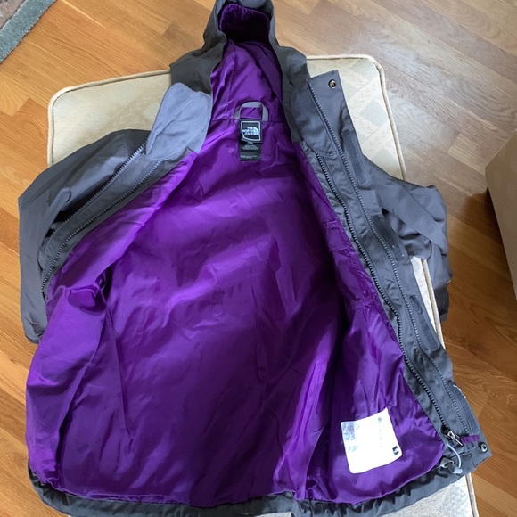 North Face girls 7:8 coat. Hood. Hyvent.  Gray and purple. - Picture 8 of 11